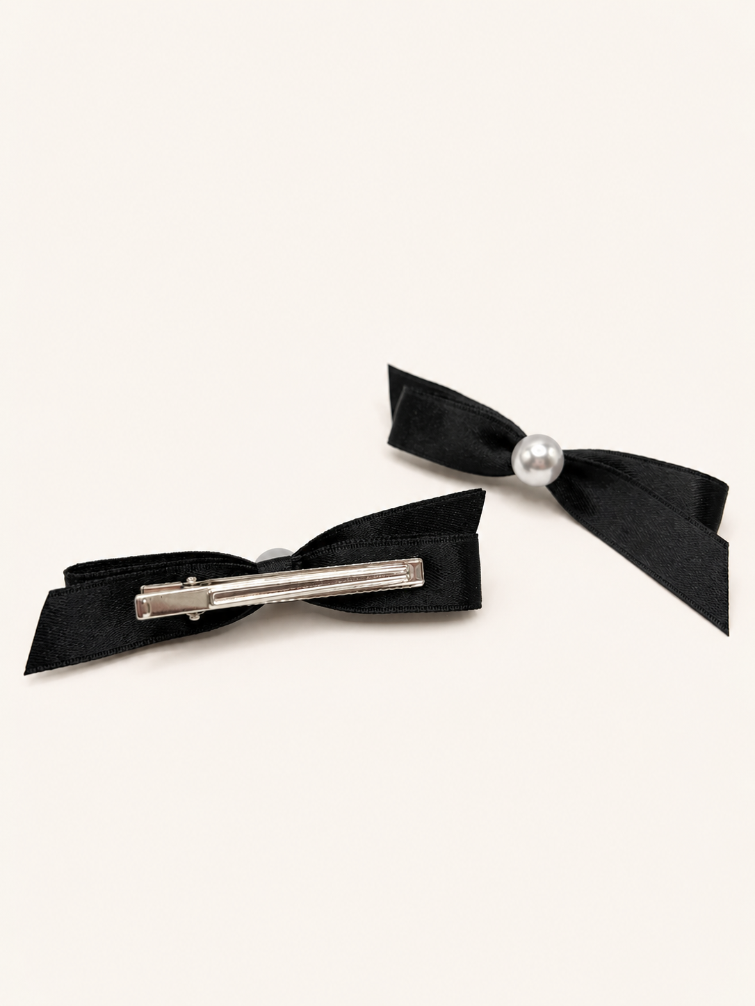 Pearl Slim Bow Alligator Clip