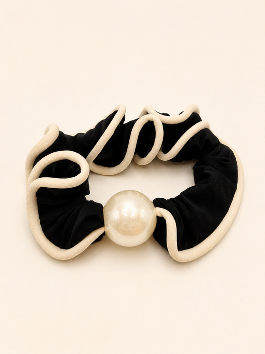 Mono Pearl Scrunchie